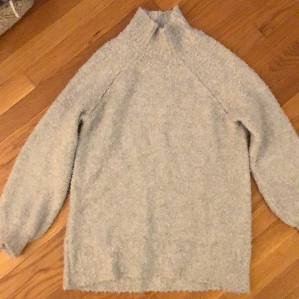 Arie oversized turtle neck sweater 🤍